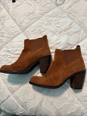 Crown Tan Suede Block Heel Chelsea Ankle Boots
